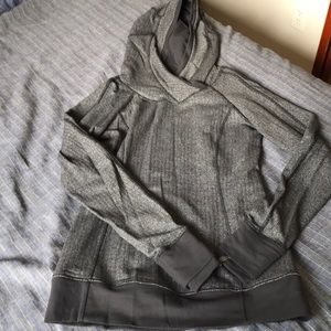 Lululemon pullover size 6
